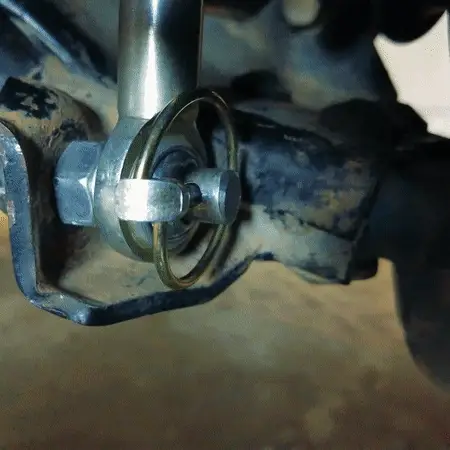 Toyota 4Runner locking sway bar disconnects.